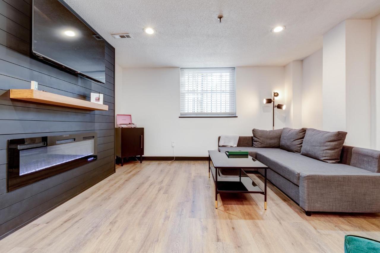 Entire Condo In Downtown Winston Ngoại thất bức ảnh